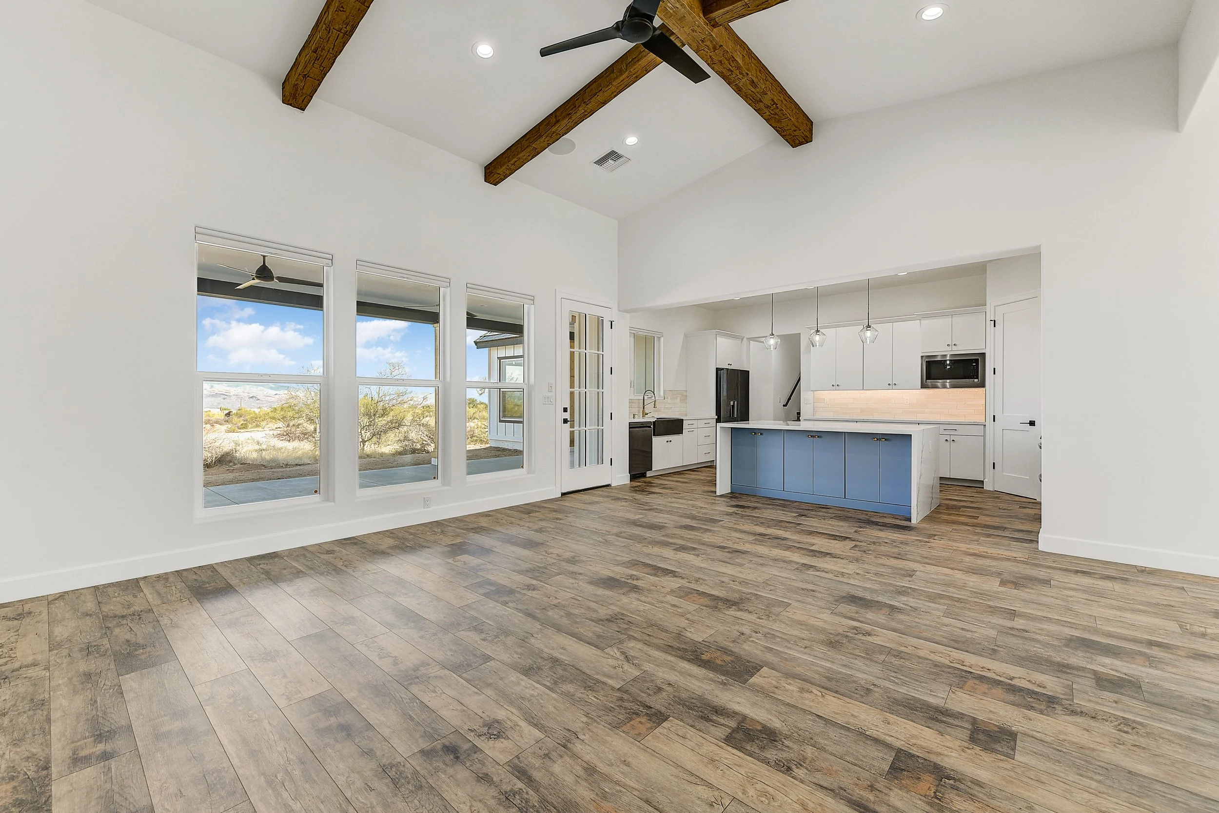 04-Family Room to Kitchen II.jpg